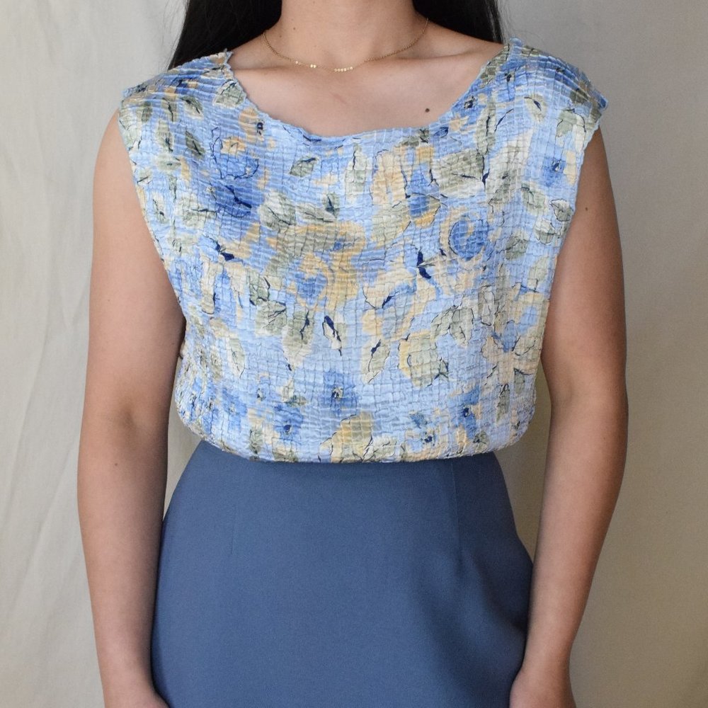 90's blue floral pastel scrunch tee Medium